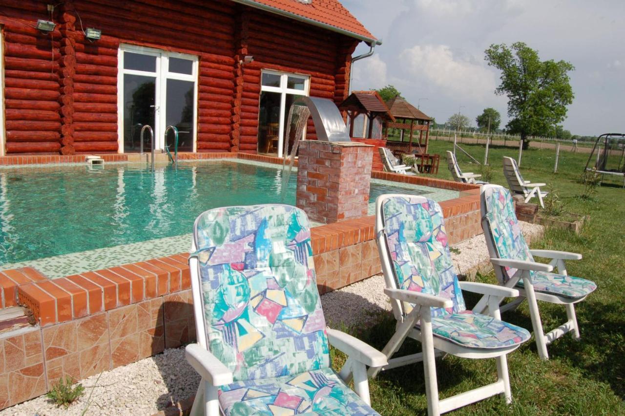 Roenk-Wellness Panzio Mezopeterd Bed & Breakfast Luaran gambar