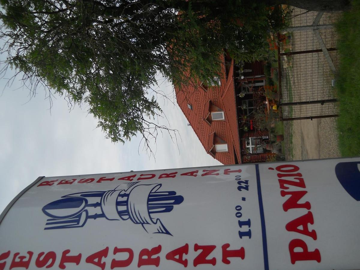 Roenk-Wellness Panzio Mezopeterd Bed & Breakfast Luaran gambar