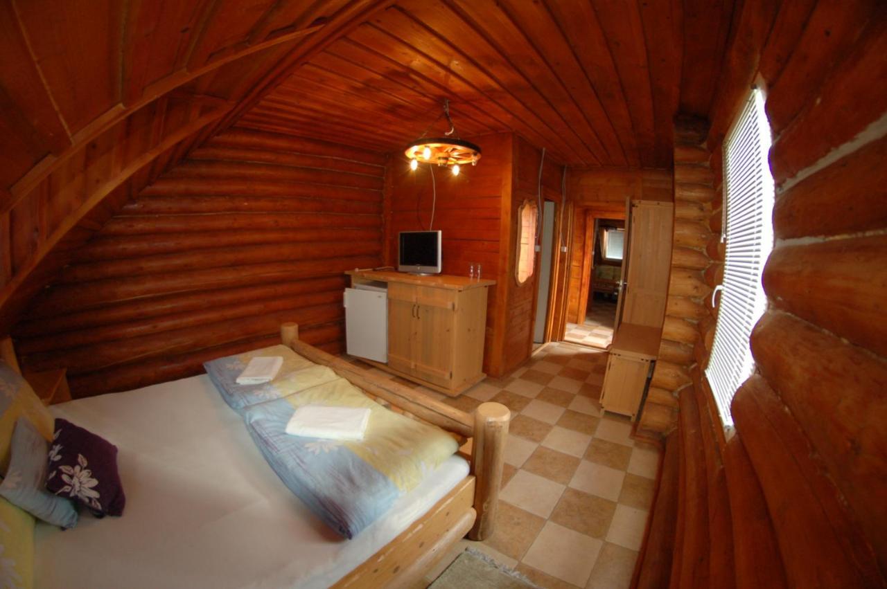 Roenk-Wellness Panzio Mezopeterd Bed & Breakfast Luaran gambar