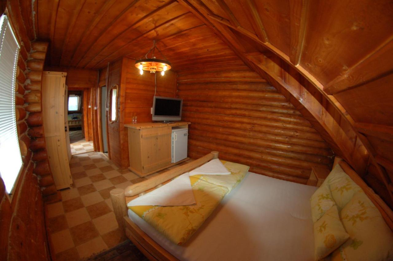 Roenk-Wellness Panzio Mezopeterd Bed & Breakfast Luaran gambar